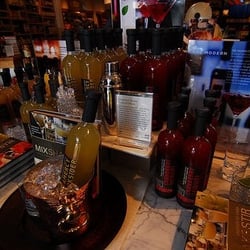 Williams Sonoma - Courtesy of legdog from Flickr