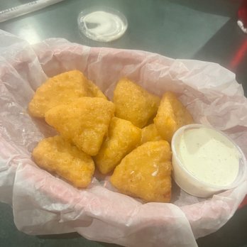 Cherry Cricket - Cherry Creek - Mac and cheese bites - Burgers Near Me - Denver, Colorado