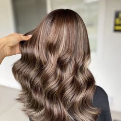 Hairtell Salon
