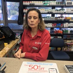 Tarzana Mobile Products - Mobil employee
