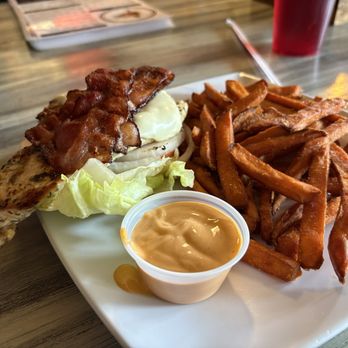 Penny's Pit - Chickens bacon ranch without bun - Pubs Near Me - Rathdrum, Idaho