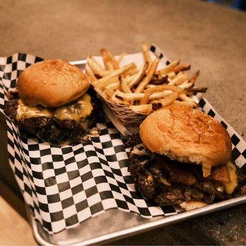 La Hamburguesa - Food Trucks Near Me - Phoenix, Arizona La Hamburguesa - Food Trucks Near Me - Phoenix, Arizona