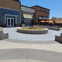 Center Pointe Plaza