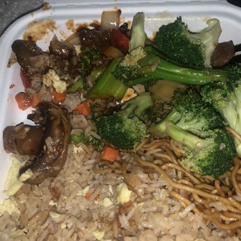 Panda Express - Do you see any angus stake ??? It looks like someone ate off my plate this is what they served me and all broccoli - Chinese Near Me - Watsonville, California