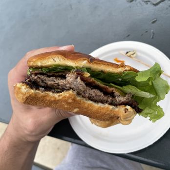 Da Melting Pot - Cheeseburger with bacon no tomato no onion - Food Trucks Near Me - Kapaa, Hawaii