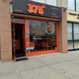 Exterior photo of 375 Chicken 'n Fries - Queens, New York Exterior photo of 375 Chicken 'n Fries - Queens, New York