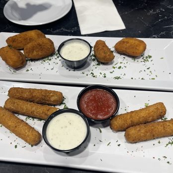 Rooftop on Miller - Mozzarella sticks and jalapeño bites - Sports Bars Near Me - Buckeye, Arizona Rooftop on Miller - Mozzarella sticks and jalapeño bites - Sports Bars Near Me - Buckeye, Arizona