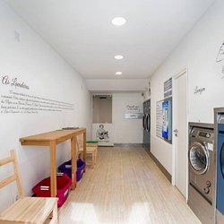 Laundromat Imperial - Lavanderia Automatica  - Open from 08.00h until 00.00h (next day)