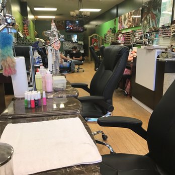 Lee Nails - Inside - Nail Salons Near Me - Paris, Kentucky Lee Nails - Inside - Nail Salons Near Me - Paris, Kentucky