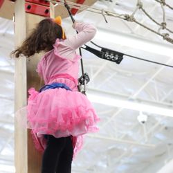 Hapik Dallas Firewheel - Wall climbing