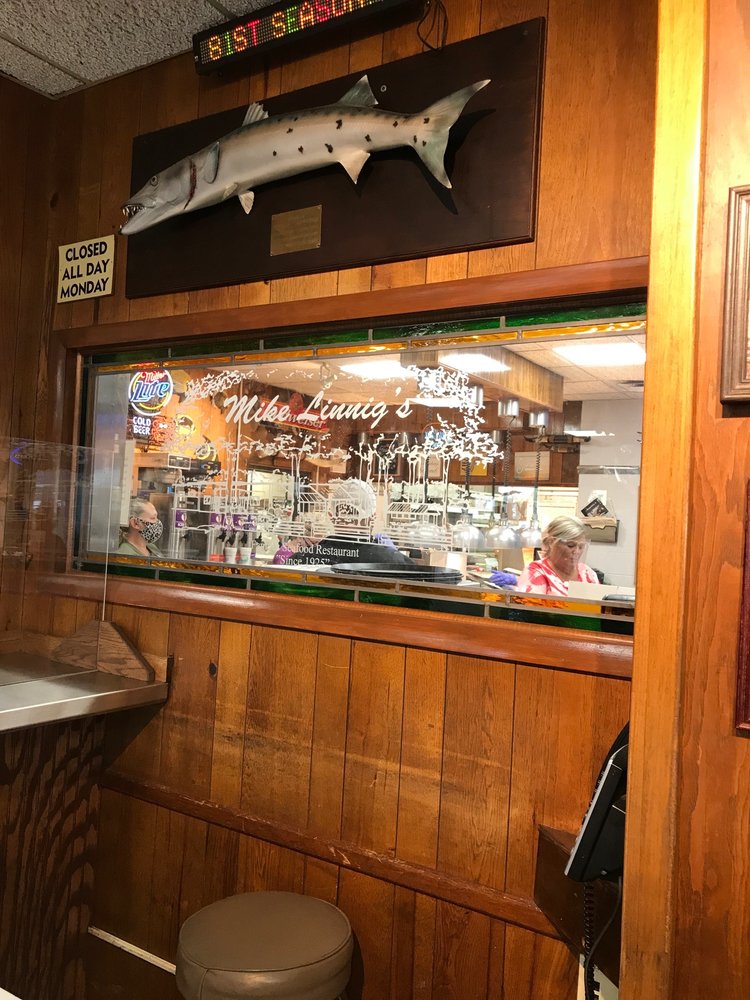 Mike Linnig's Restaurant, Louisville Roadtrippers