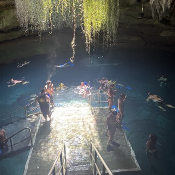 Devil's Den Prehistoric Spring - Scuba Diving Near Me - Williston, Florida Devil's Den Prehistoric Spring - Scuba Diving Near Me - Williston, Florida
