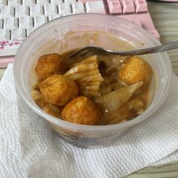 Curry Fish Ball with Mixed Sauced Rice Roll