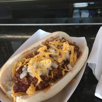 Bodega Brew Pub - Chiii dog - Brewpubs Near Me - La Crosse, Wisconsin