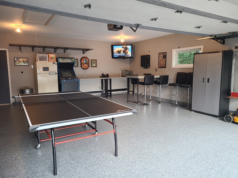 DISTINCTIVE GARAGE FLOORS New Brighton, Minnesota Garage Door