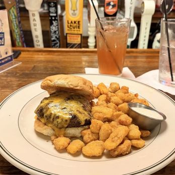 The Old Fashioned - American Near Me - Madison, Wisconsin