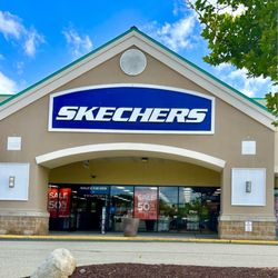 SKECHERS Warehouse Outlet