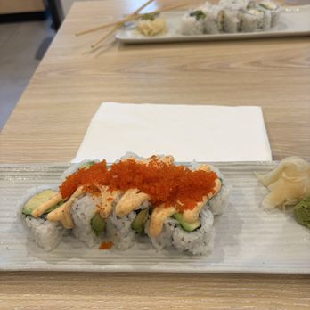 Tanoshi Japanese Bistro - Avocado roll with spicy mayo and tobiko - Sushi Bars Near Me - Walnut Creek, California