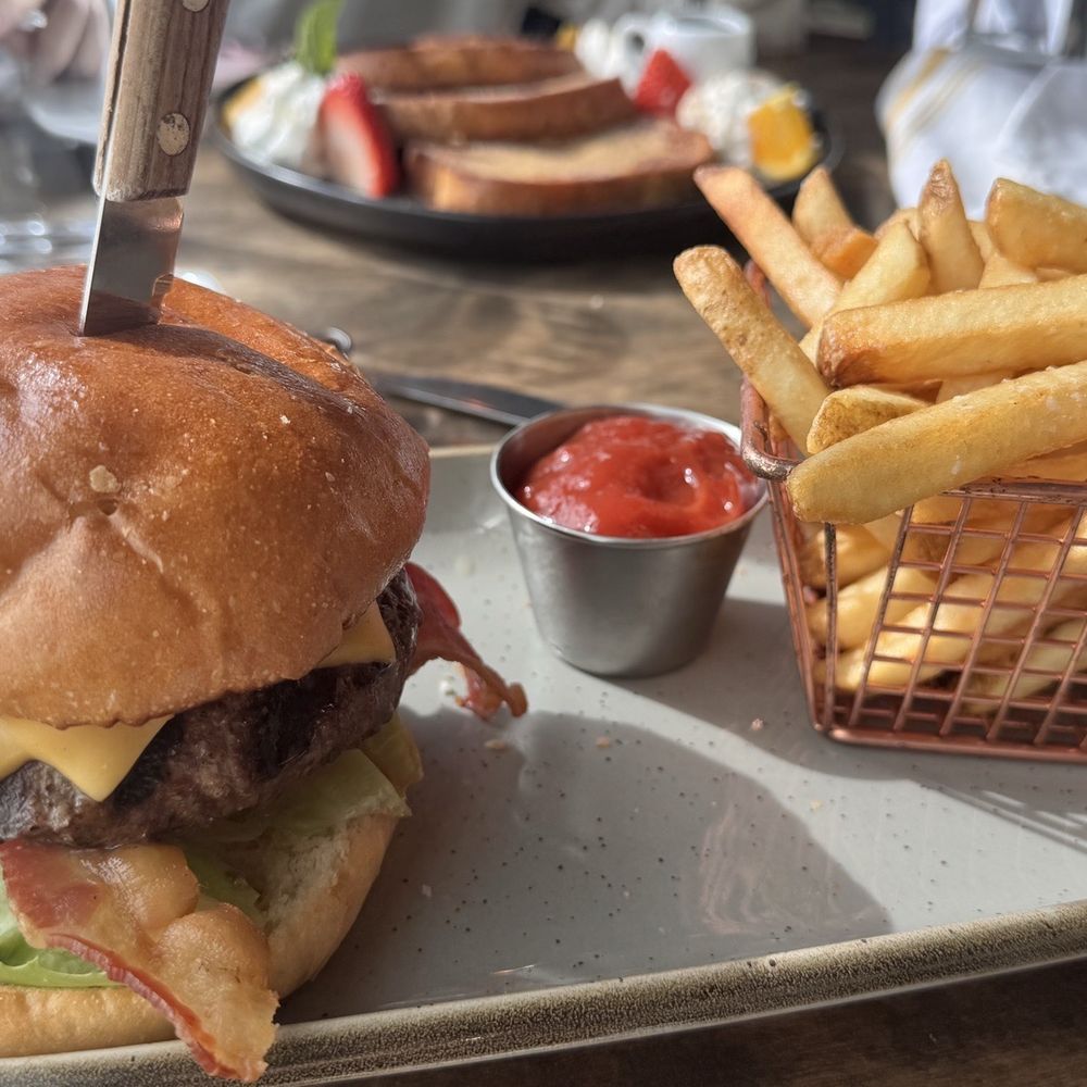 Hangar One Bistro Eatery & Bar - Burger - New American Near Me - St. Augustine, Florida