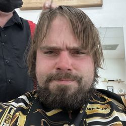 Skylinez Barber Shop - Before