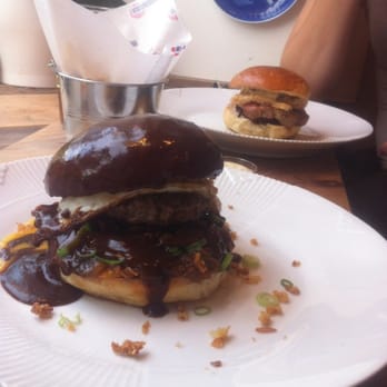 Grisen - Bøfsandwich in the front and flæskestegssandwich in the horizon - Barbeque Near Me - Copenhagen, 84