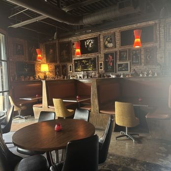 Fly By Night - Inside - Bars Near Me - Knoxville, Tennessee