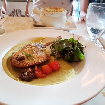Les Deux Gamins - Duck confit and pea puree - French Near Me - Montreal, Quebec Les Deux Gamins - Duck confit and pea puree - French Near Me - Montreal, Quebec