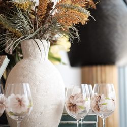 Mrs.Mandolin Boutique - Hand-painted glassware