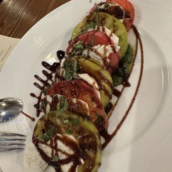 La Bella Pinseria Romana - Caprese Salad - Italian Near Me - Glendale, California La Bella Pinseria Romana - Caprese Salad - Italian Near Me - Glendale, California