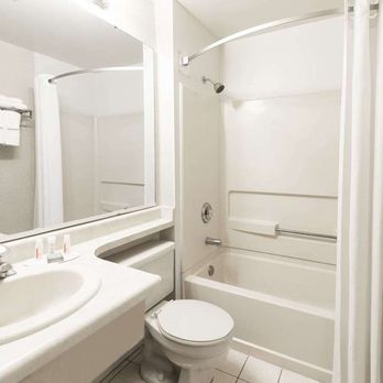 Super 8 by Wyndham Chatham - Bathroom - Hotels Near Me - Chatham, Ontario Super 8 by Wyndham Chatham - Bathroom - Hotels Near Me - Chatham, Ontario
