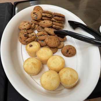 Concord Plaza Hotel - Breakfast offerings. - Hotels Near Me - Concord, California Concord Plaza Hotel - Breakfast offerings. - Hotels Near Me - Concord, California