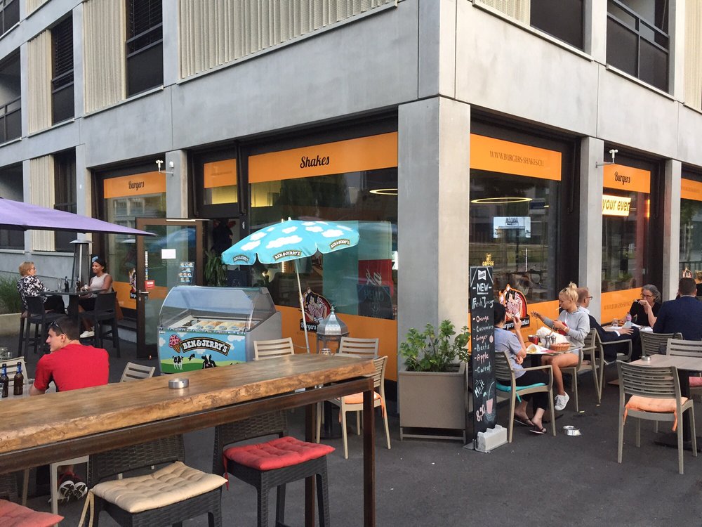 Burgers & Shakes