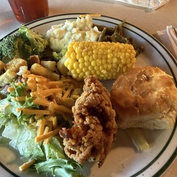 Mama's Farmhouse - Buffet dinner - Southern Near Me - Pigeon Forge, Tennessee Mama's Farmhouse - Buffet dinner - Southern Near Me - Pigeon Forge, Tennessee