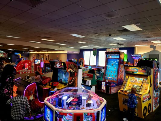 CHUCK E. CHEESE - 48 Photos & 40 Reviews - Pizza - 7419 International