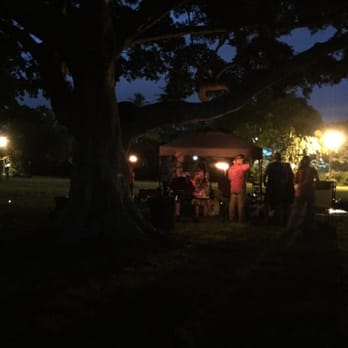Kapiolani Park - Waikiki Shell Concert outside in Kapiolani park picnic - Parks Near Me - Honolulu, Hawaii