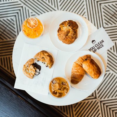 Gregorys Coffee by null