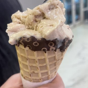D'Liras - Buckeye - Bakeries Near Me - Wilton Manors, Florida