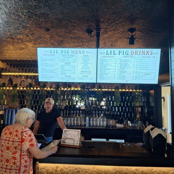 Lil Pig Lil Pig - Order counter & menu - Barbeque Near Me - Vancouver, Washington