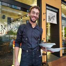 The Barroom - Smiling man from Madrid