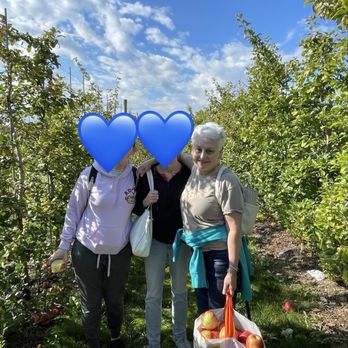 Honey Pot Hill Orchards - The gang's all here for apple picking day! - Fruits & Veggies Near Me - Stow, Massachusetts