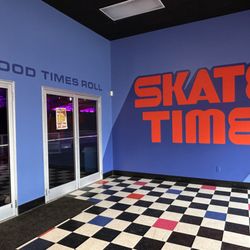 Skate Time - Skate time vestibule