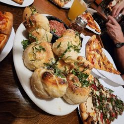Five Points Pizza - Garlic rolls