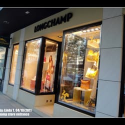Longchamp - Longchamp store entrance