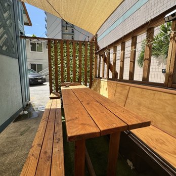 Sunny’s Local Grind - Outside seating - Coffee & Tea Near Me - Honolulu, Hawaii