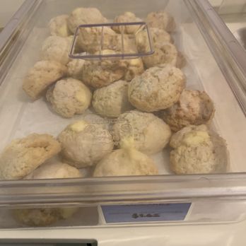 Madcakez Bakeshop - a display of baked goods - Bakeries Near Me - Honolulu, Hawaii
