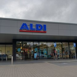 Aldi - Eingang 2023 / Entrance 2023