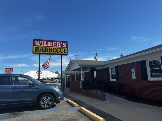 Wilber's Barbecue by null