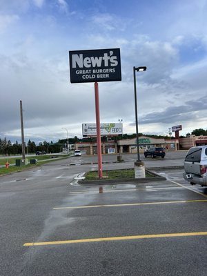 Newt's South by null