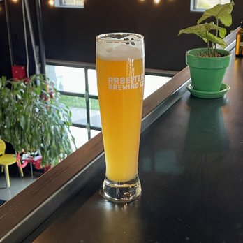 Arbeiter Brewing - Hefeweizen - Breweries Near Me - Minneapolis, Minnesota