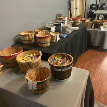 Anderson's Ice Cream Shoppe - Lindstrom - a variety of baskets of ice cream - Ice Cream & Frozen Yogurt Near Me - Lindstrom, Minnesota Anderson's Ice Cream Shoppe - Lindstrom - a variety of baskets of ice cream - Ice Cream & Frozen Yogurt Near Me - Lindstrom, Minnesota